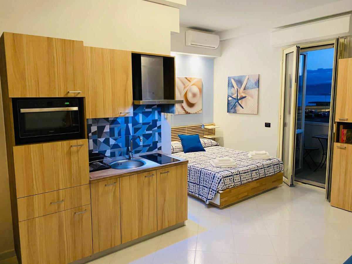 B E B Le Terrazze Sul Mare Bed & Breakfast Catanzaro Eksteriør bilde