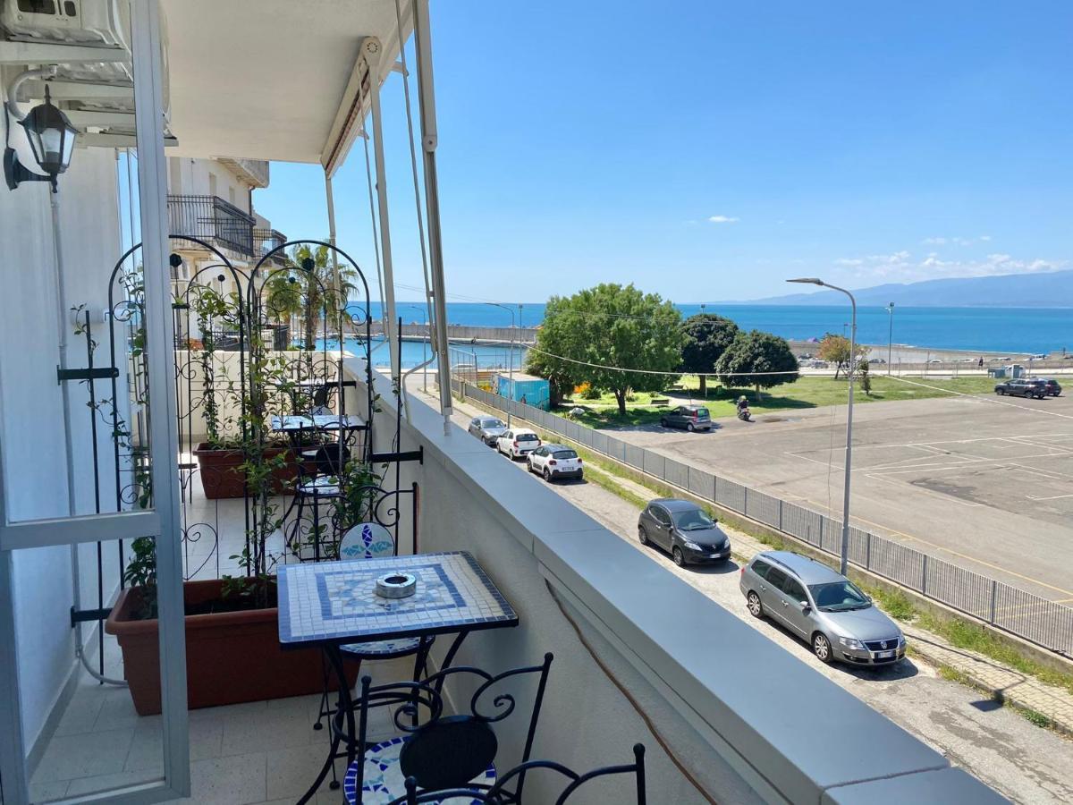 B E B Le Terrazze Sul Mare Bed & Breakfast Catanzaro Eksteriør bilde