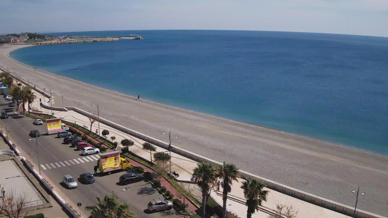 B E B Le Terrazze Sul Mare Bed & Breakfast Catanzaro Eksteriør bilde